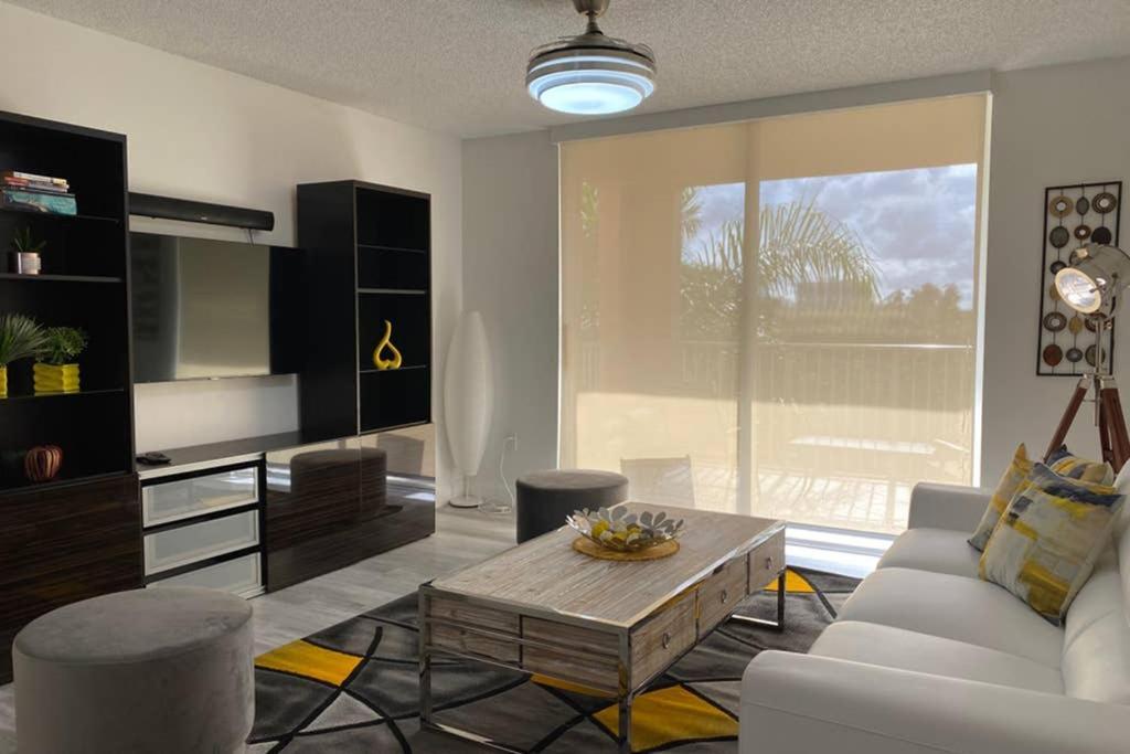 Yacht Club At Aventura 2 Bed 2 Bath Luxurius Cozy Brand New 2020 Apartment Luaran gambar